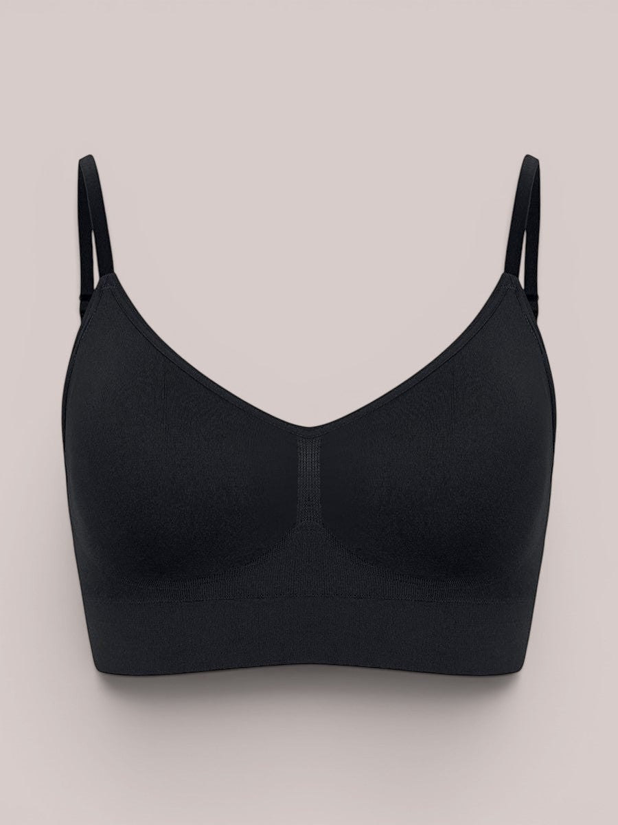 www.modusactive.com black seamless contour bra with adjustable straps and removable padding, made of nylon and elastane.